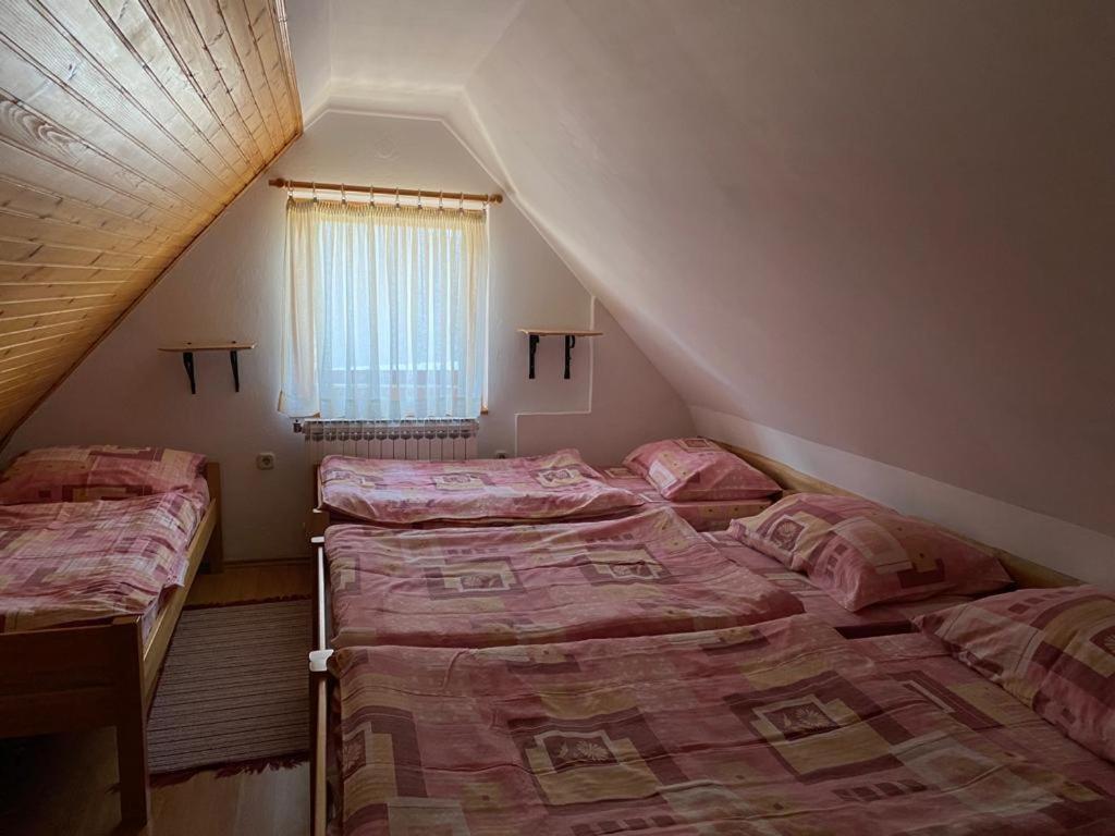 יהורינה Apartmani Marija מראה חיצוני תמונה