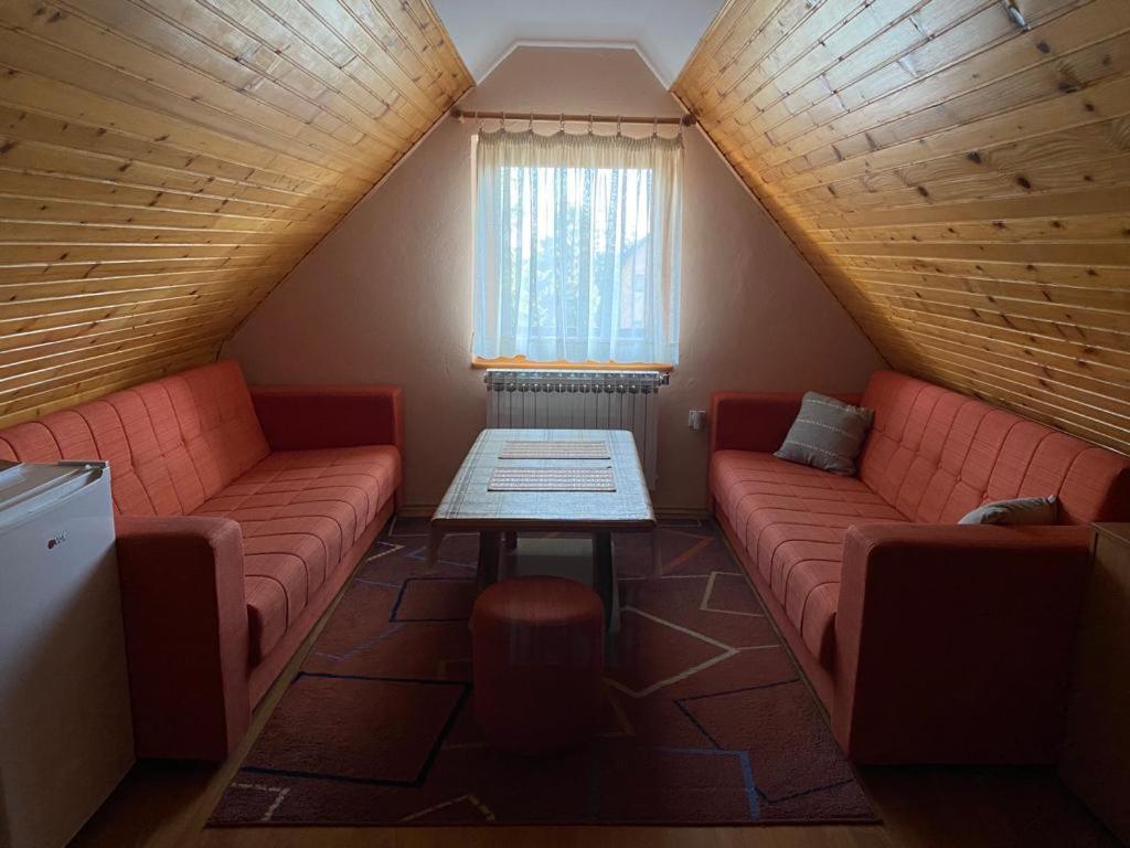 יהורינה Apartmani Marija מראה חיצוני תמונה