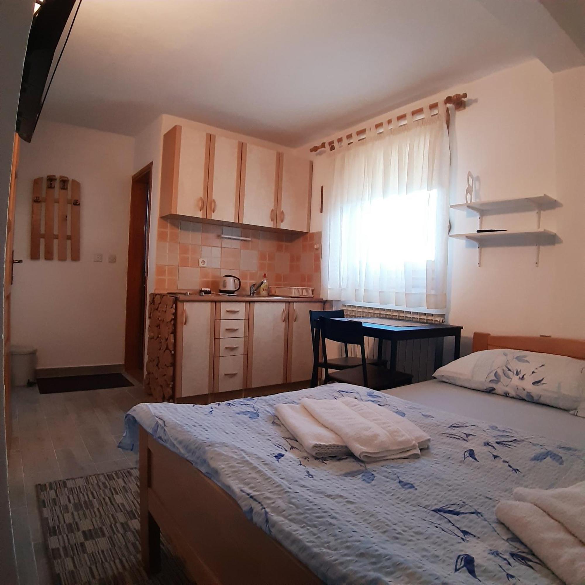 יהורינה Apartmani Marija מראה חיצוני תמונה